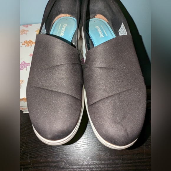 Reebok Skyscape Runaround, size 10, navy blue, machine washable - Picture 6 of 9